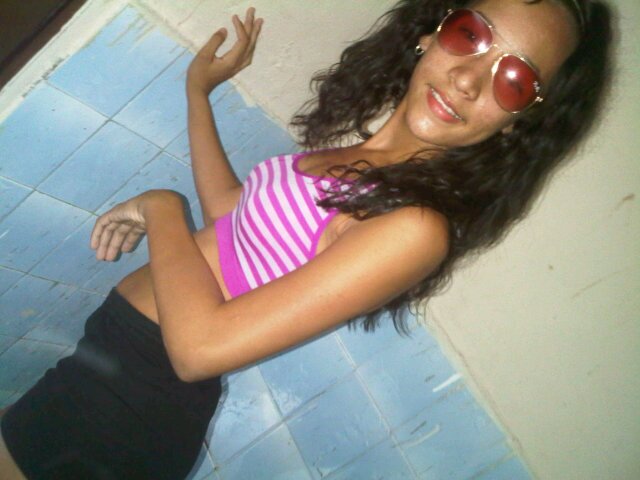 Soy Como Soy Y No PretendoO Caerle Biien A Todo El Mundo♥.                        P+B=♥.                           Sii No Te Gusta Mii Forma Coje Espacio Grande