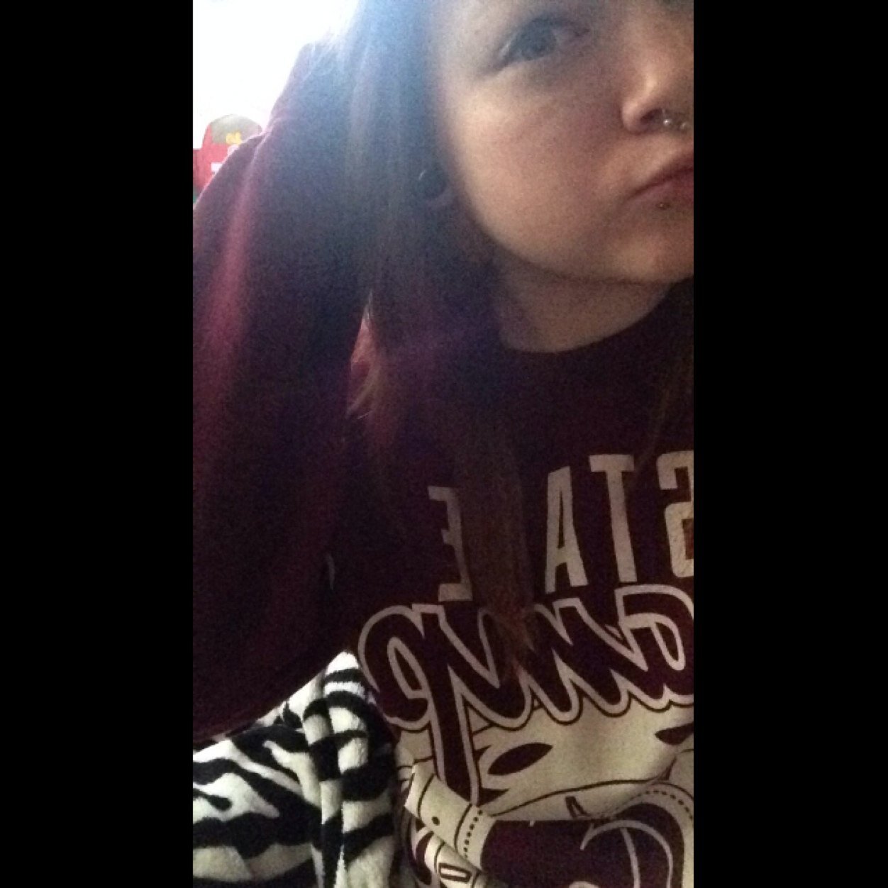 follow @uhhstephanie - i will unfollow if you dont follow. sorry trying to get to 1.5k. ._. FOLLOW @uhhstephanie NOT ME