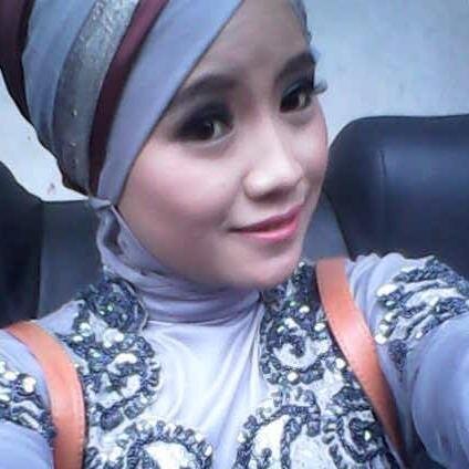 TrinitaRhiena's profile picture. Rasa syank kepada pasangan harus sama seperti kta syank kpada kedua 0rang tua dan keluarga