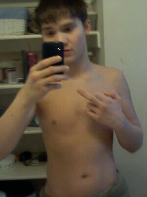 ±I Am Emo
±I Play Skyrim, Minecraft & Wizard101
±I Am 14
±I Live In Texas (United States)