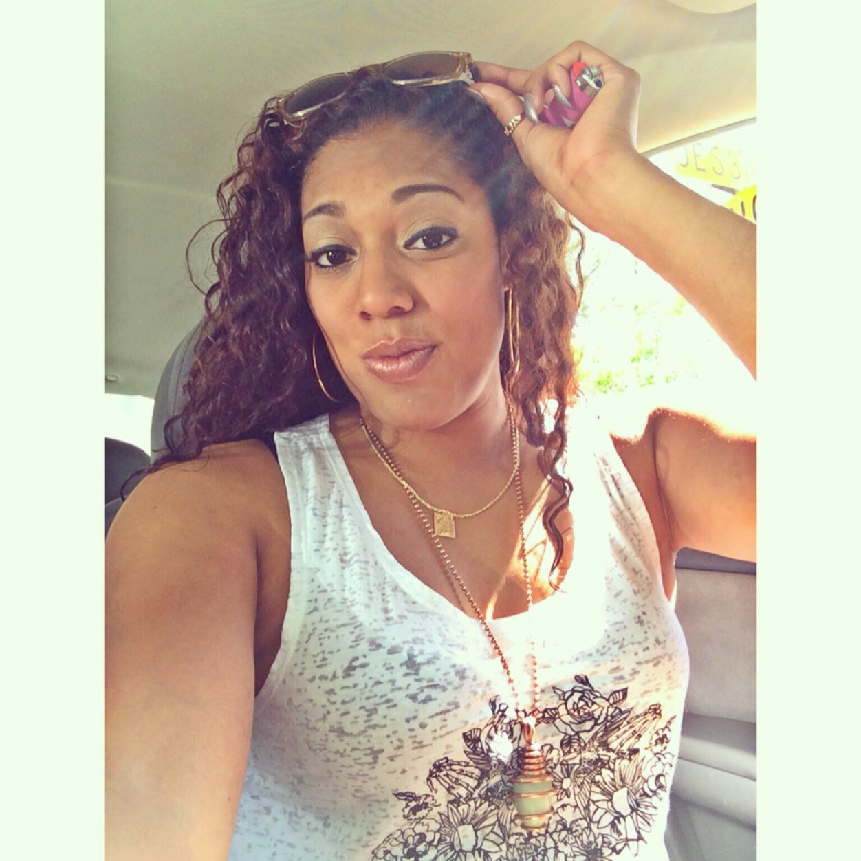 NMarie_Va's profile picture. Follow my ig Nikkismiles_