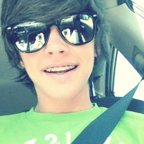 Hello I am new to twitter 
follow me and I follow. :D