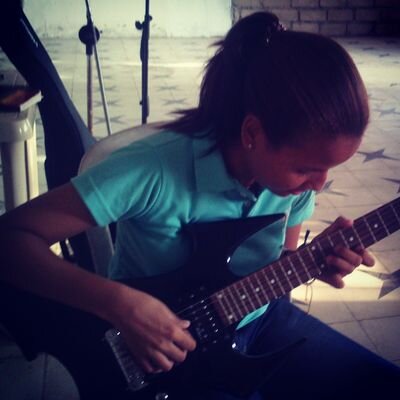 God's love is epic/Paramore/30 STM/Maroon 5/Las cuerdas me dominan incluso las vocales.