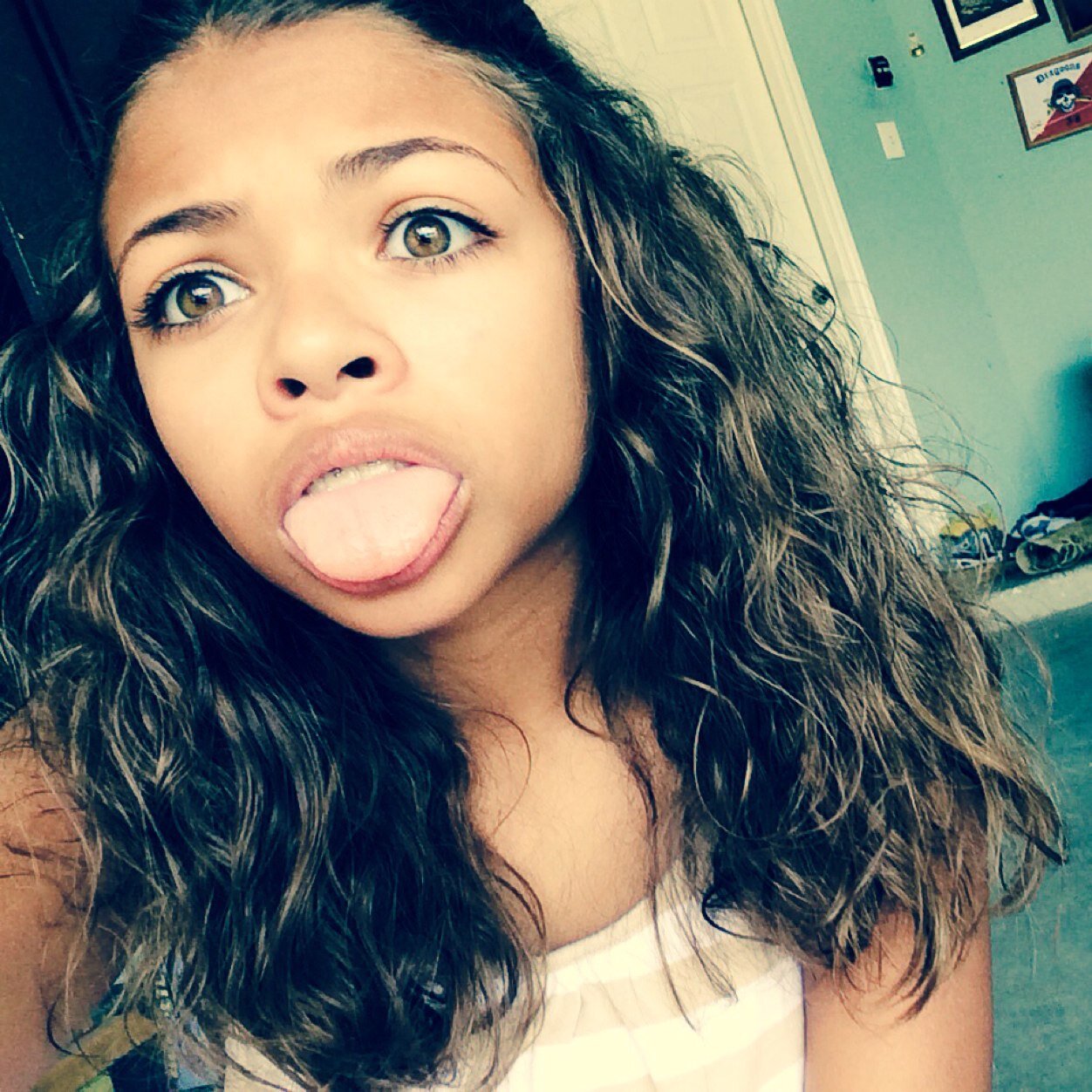 hayezweloveju's profile picture. idek man . its hayes . he's bae . bae is bae .