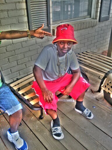 Show me love while im here dont wait until um dead