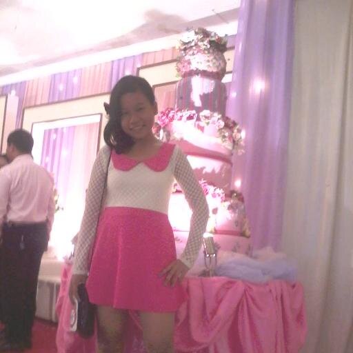 Think happy thoughts,the easiet way to a great smile is to be happy...({})♥