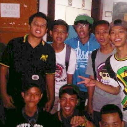Kita berdanska,singing bareng @monkeybootsjkt | Enoo Frust(22B3EEE0) ,Yunk (215D9029)