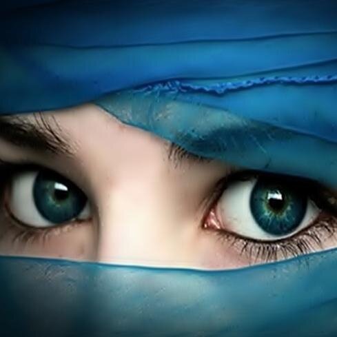 Assalamualaikum , I'm Hanna and I am 16yrs old . 
*_*