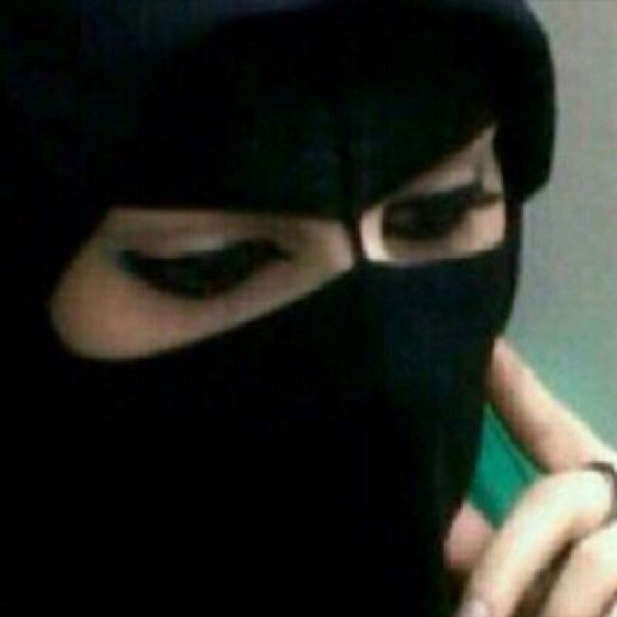 افترقنا وضاعت عناوينك
