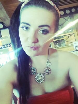 d4niellemelvin's profile picture. It's like you're screaming, and no one can hear You almost feel ashamed That someone could be that important That without them, you feel like nothing