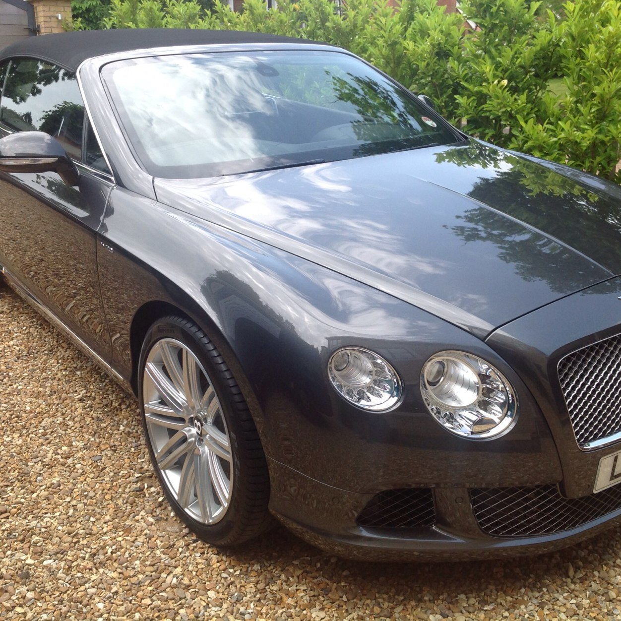 Experienced car detailer offering high quality waxes, machine polishes and paint protection and correction.