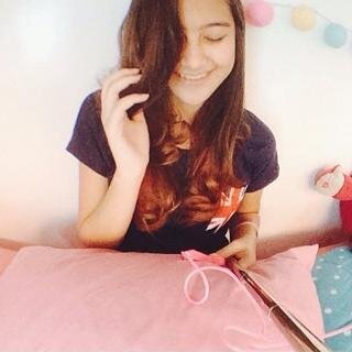 Hi! We Are Salshalova Batam :D . First Fanbase From Batam . Always supports @salshaabilaa Sampai Kapan pun Dan Dimana Pun . Anniv 3 Januari . Leo !✌