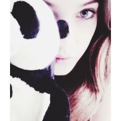 《 e le senti le vene, piene di ciò che sei. 》