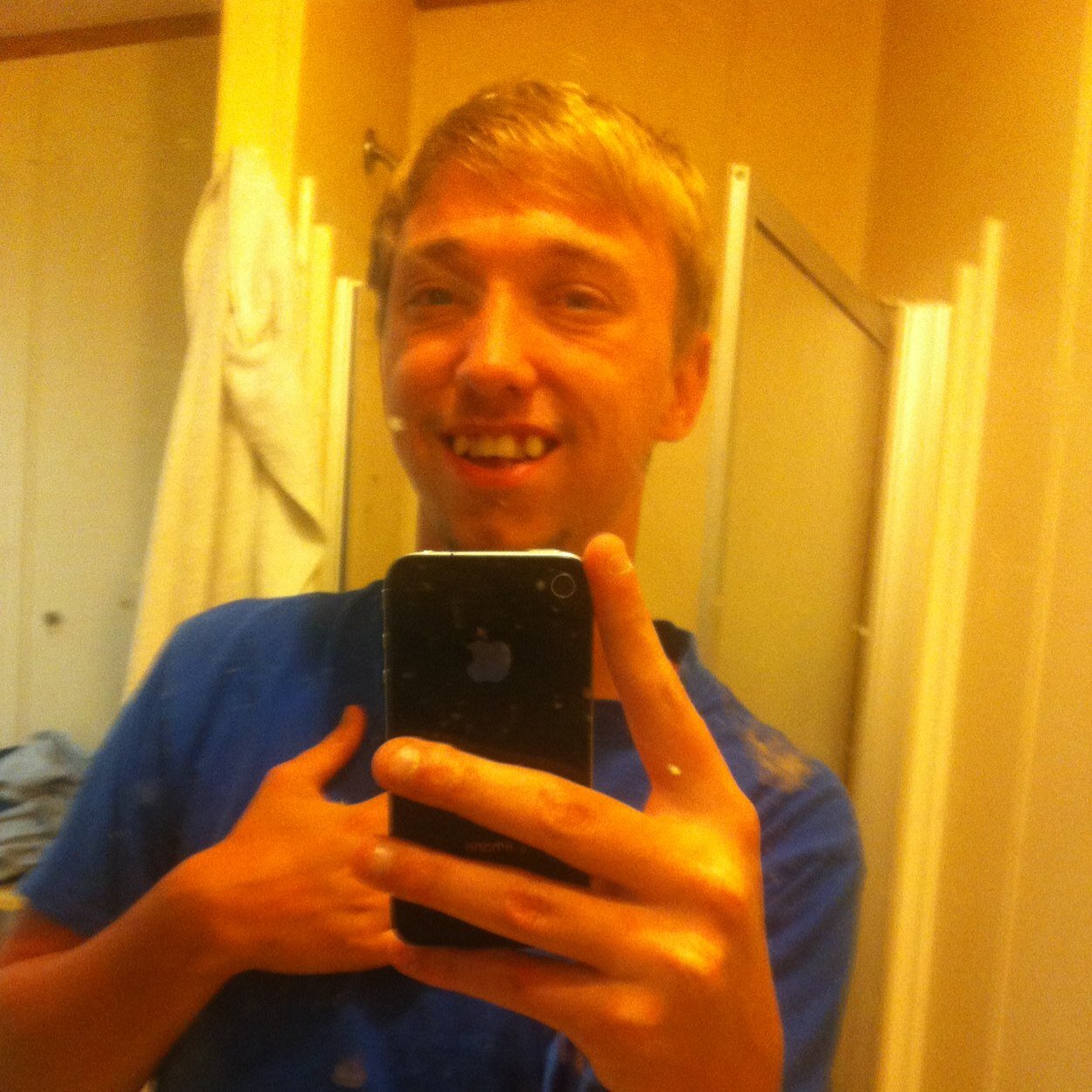 Turnt_sF's profile picture. I like to play basketball and CoD