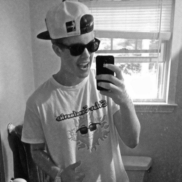 ChrisMahonevine's profile picture. Making videos is My passion ☺ but making you smile  is my dream ♥ insta/twitter@chrismahonevine  http://t.co/Uo2NkmxycT