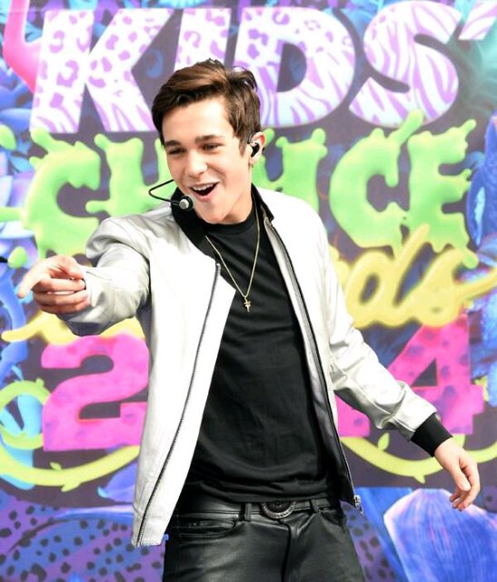 Directioner~Belieber~Mahomie~Candy crush addict~#PeaceOut☺♥