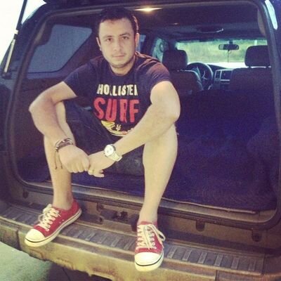 Location:USA.  blood color: as white as Real Madrid.  Love to death Real Madrid