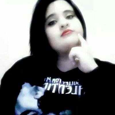 Não quero alguém que pensa que eu sou perfeita. Eu quero alguém que sabe que não sou perfeita, mas me ame mesmo assim.