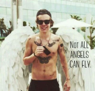 ohmyronan's profile picture. Algunas veces nos sentimos tan solos que perdemos la razón de nuestra existencia.        BEAUTIFUL DISASTER