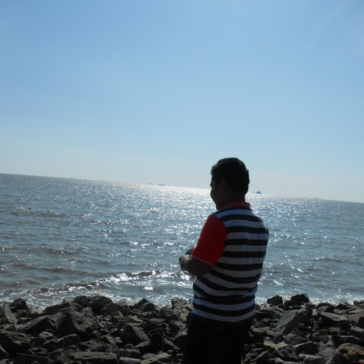 izzat_habri's profile picture. 