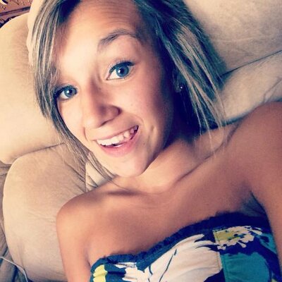 Profile Picture of Taryn (@TarynSchroeder) on Twitter