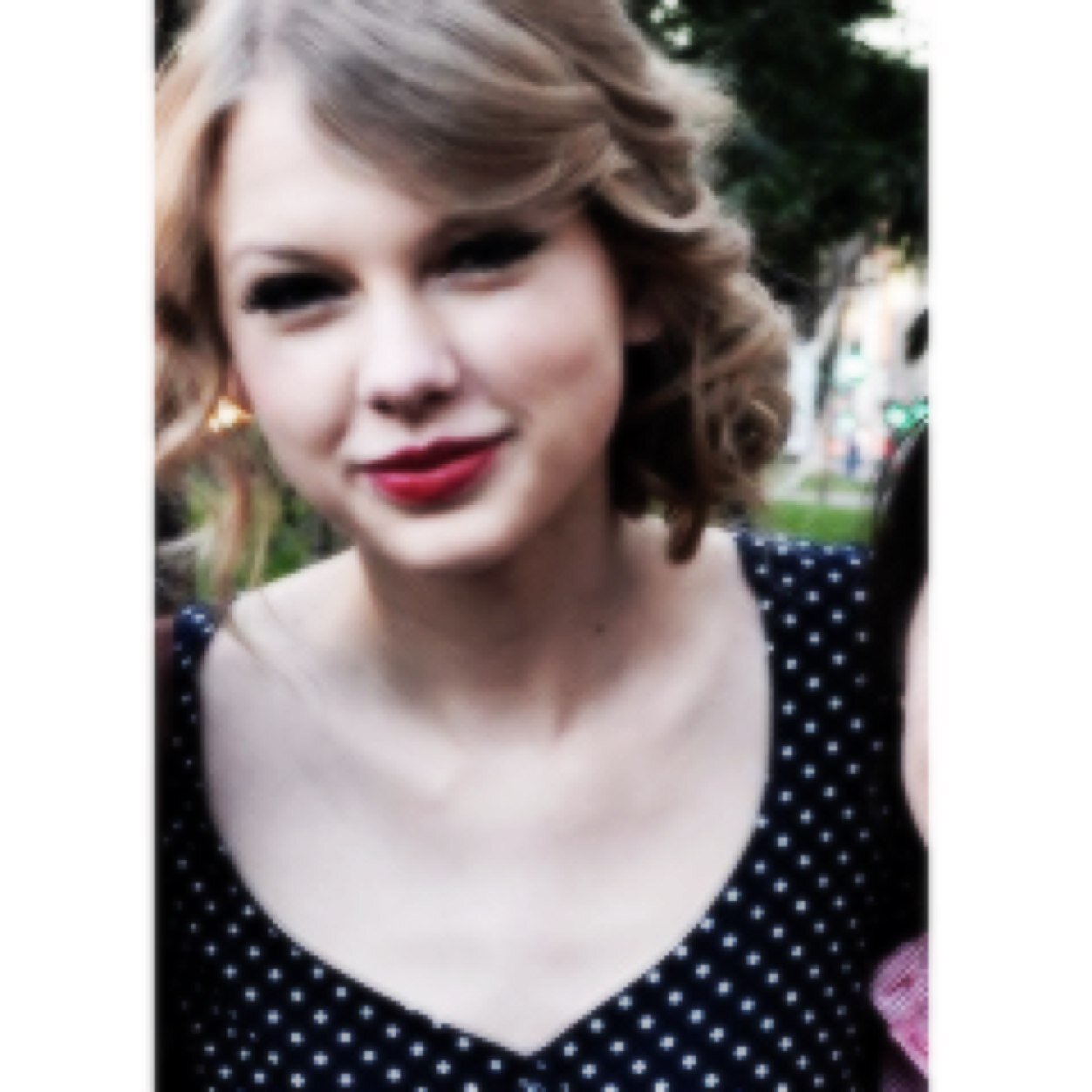 TAYLOR SWIFT AND THE VAMPS