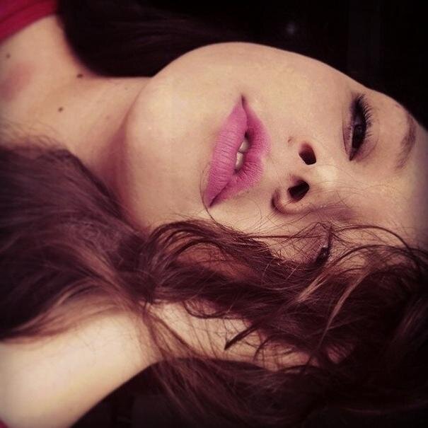 ”Faça o que fizer, só continue sorrindo. Uma coisa é verdade: há sempre um novo dia.”
