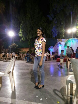 shweta_grey's profile picture. Artist, student.