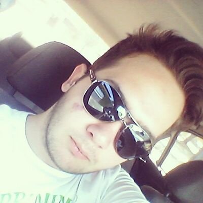 Um verdadeiro amigo é alguém que te conhece tal como és, compreende onde tens estado, acompanha-te em teus lucros e teus fracassos, celebra tuas alegrias, compa