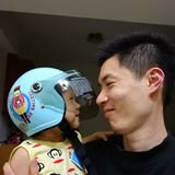 二歲女兒的爸爸，平常寫程式、上上網、打電動，目前製作二款手遊