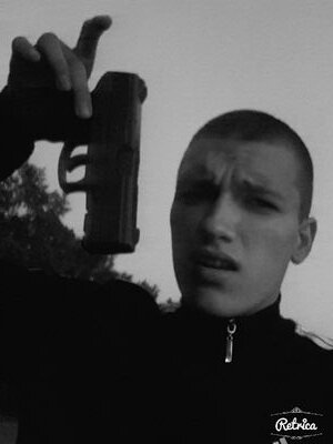 RusRew's profile picture. распиздяй, алкоголик.