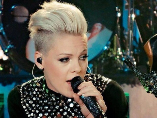 lorepink8's profile picture. B E. Y OU R S E L F. i play the drums I ♥ PINK |what goes around comes around| ∞