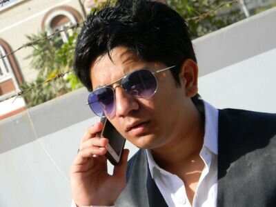 Workaholic by Profession, Die hard Photodynamic by Heart.