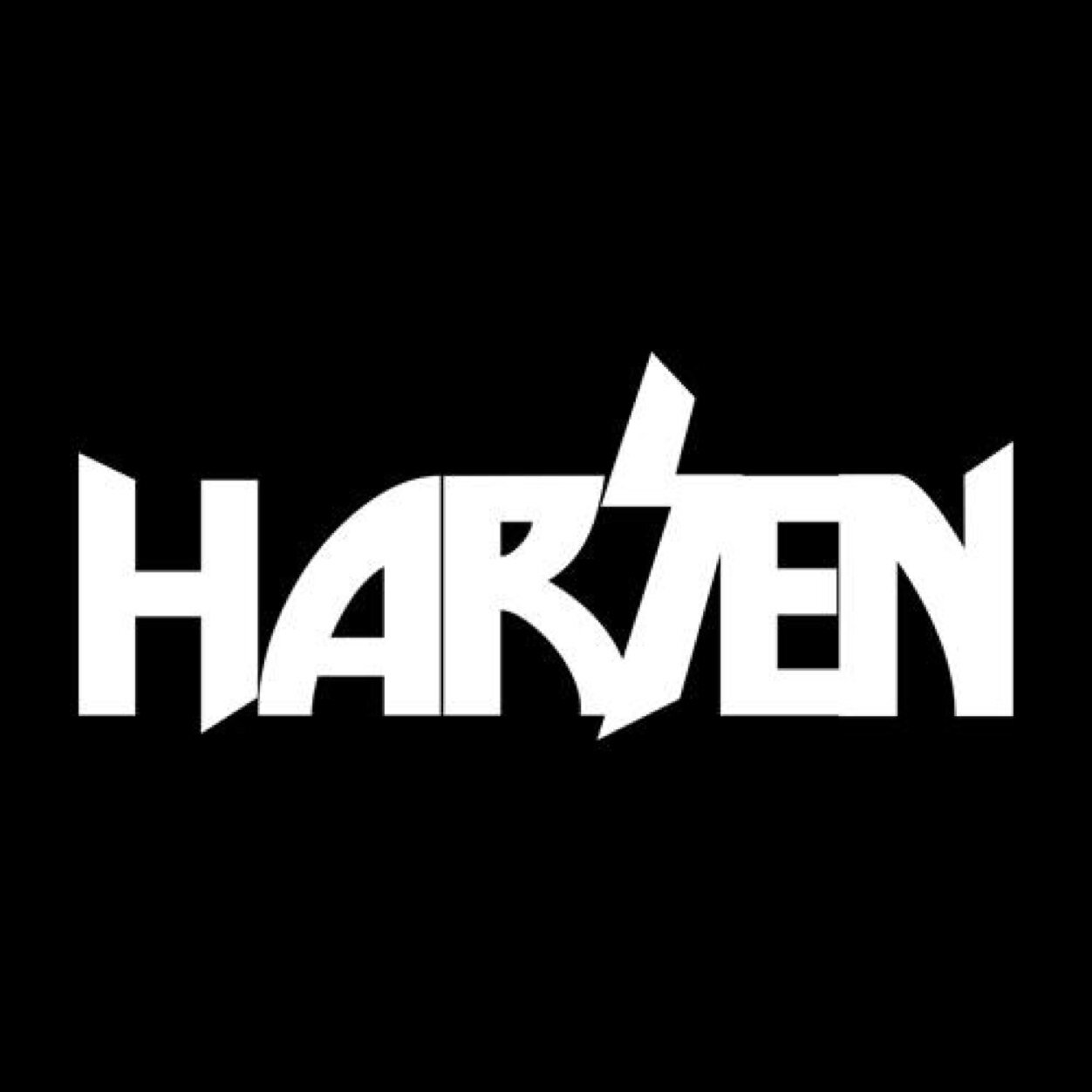 DJ/Producer/Remixer
Soundcloud: http://t.co/OHKlz2F3sO
Facebook: http://t.co/7K0TaLU2Ta
Contact: djharsen@gmail.com