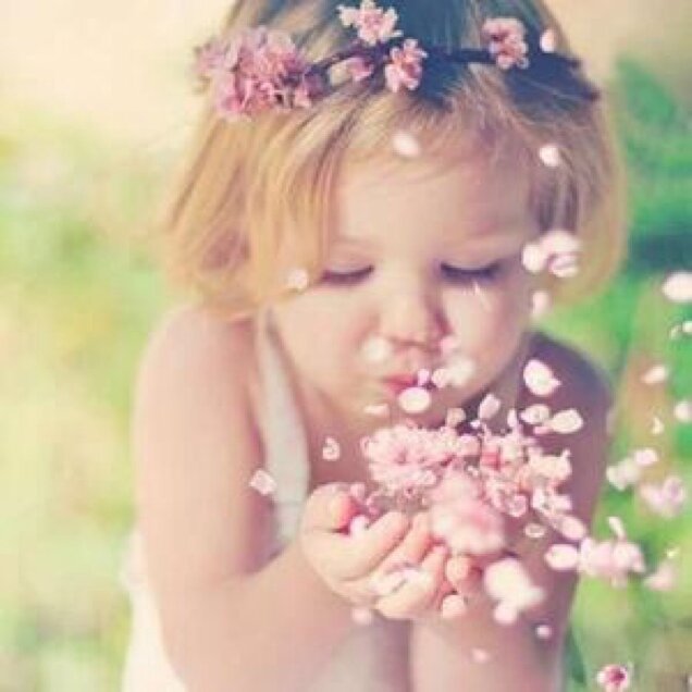 LittleEMorgan's profile picture. Waiting to play with the faeries!
4 years old, lover of unicorns and faeries.
{HPRP} 
@WesleyDMorgan is her daddy.