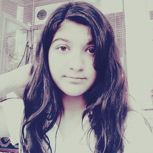 selenator belieber mahomie kumralım, rengini hala anlayamadığım gözlerim var,ha bide ekinim. yeşili seviyorum