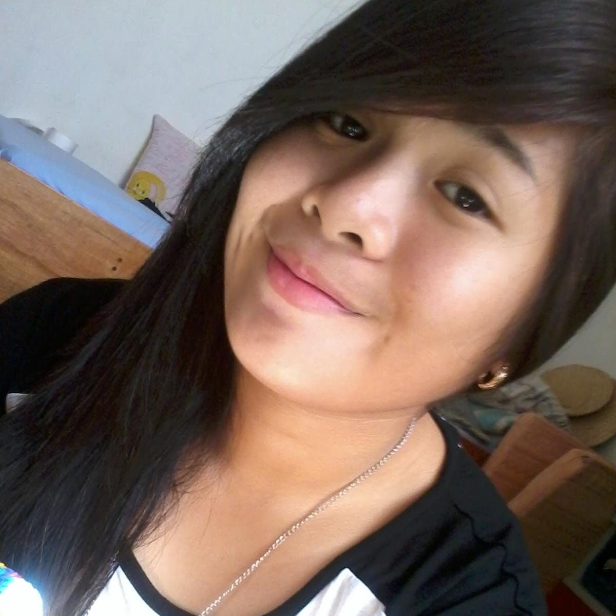 Put God First 3 Follow me/ I'll follow you back. Half Ilongga/Half Ilonggo - IG @ICSHEEYTA
