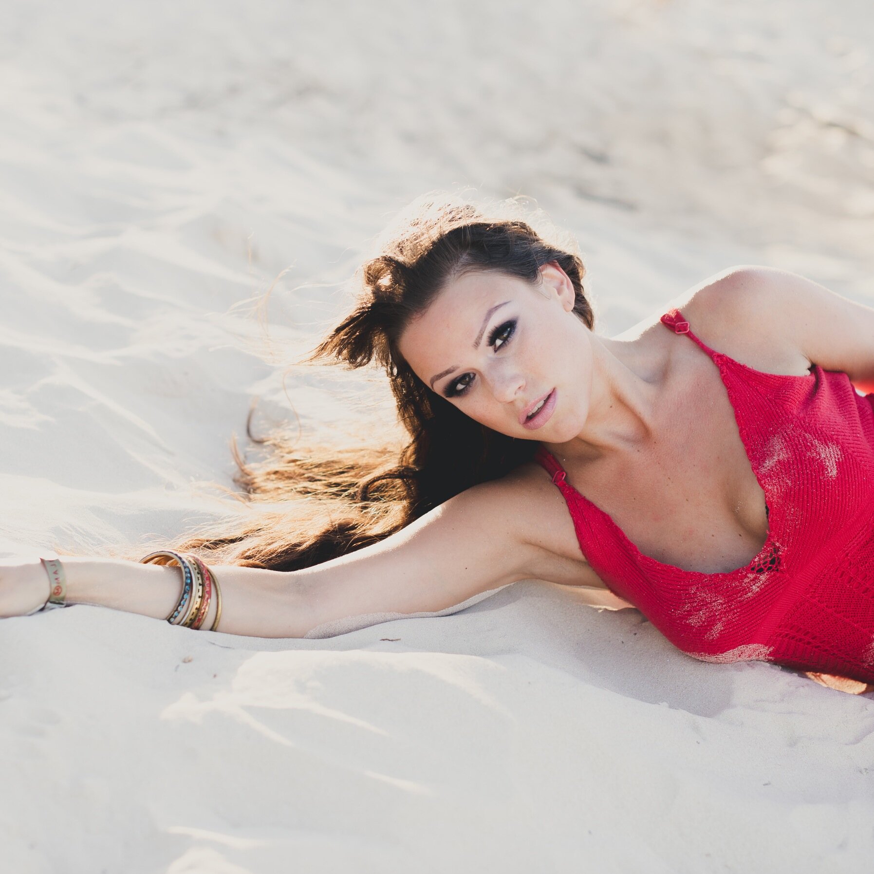 ★★Goddesspreneur, Chocolatier, Herbalista, Shamanista, Nutritionista, Former VJ Dancer and Model ★★