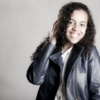 Cantora Cristã com a missão de compartilhar o verdadeiro amor que vem do Senhor.