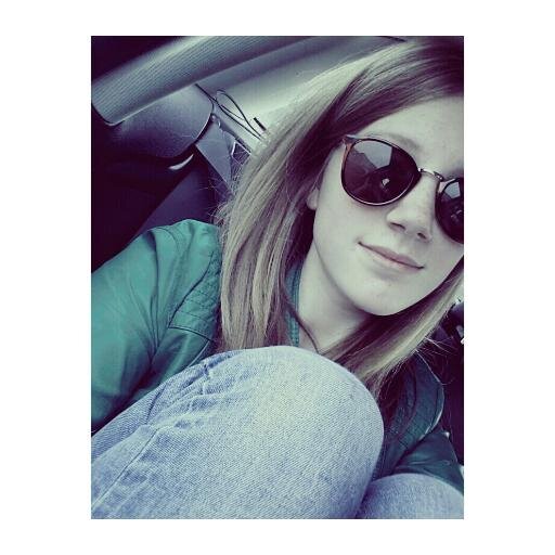 instagram: @xkissesjulia