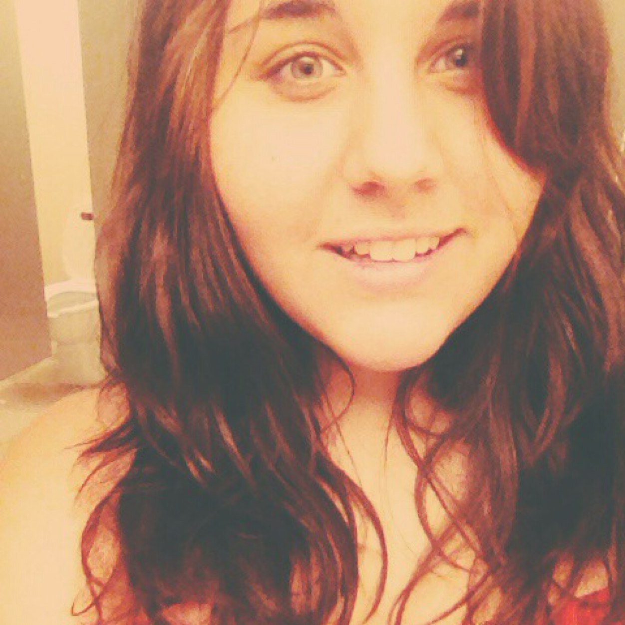 I'm 15 years old, I love to play soccer & hangout with friends :)