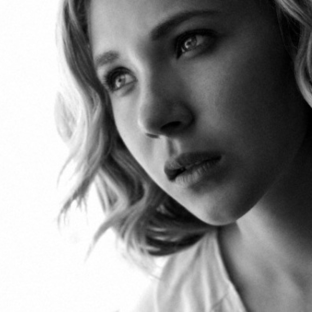 I'm a socially awkward nineteen year old psychotic, my sister's bad with people and my boyfriend's a psychopathic vampire. I have a sad secret... {RP•OC}