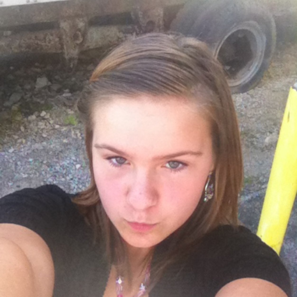 Hi welcome to my page Facts: Age:12 Sports:basketball football NOT A GIRLY GIRL Now that you are done stalking me (BYE)