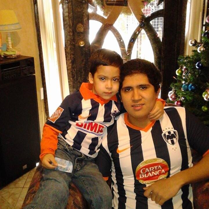 Nacido en Monterrey Nuevo León. Nuevoleonense con mucho orgullo.