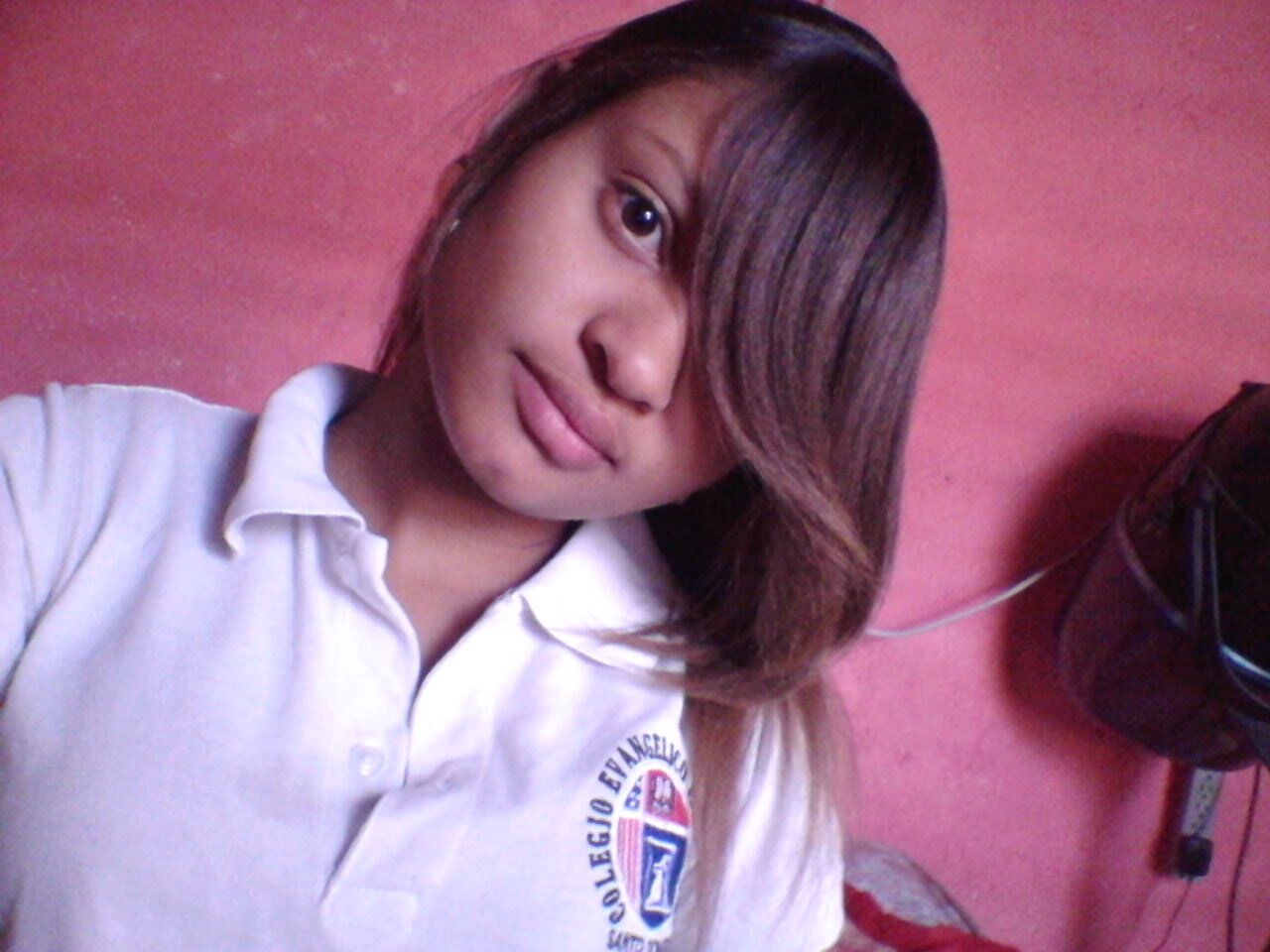 soy una persona que me adacto al sistema en que me encuentro, soy censilla y no me gustan los chismes creo que a cada quien su santo ´- ☺☺♥ love my leif...