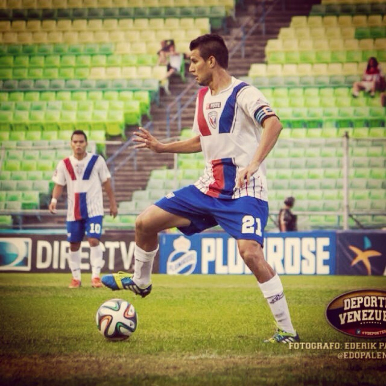 Jugador de Futbol Profesional Venezolano. Dvo Tachira, Anzoategui, Real Esport, Yaracuyanos y Atletico Venezuela,Lara, actualmente en estudiantes de Mérida