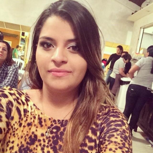 Taurina, 19 anos, Estudante de Educação Física