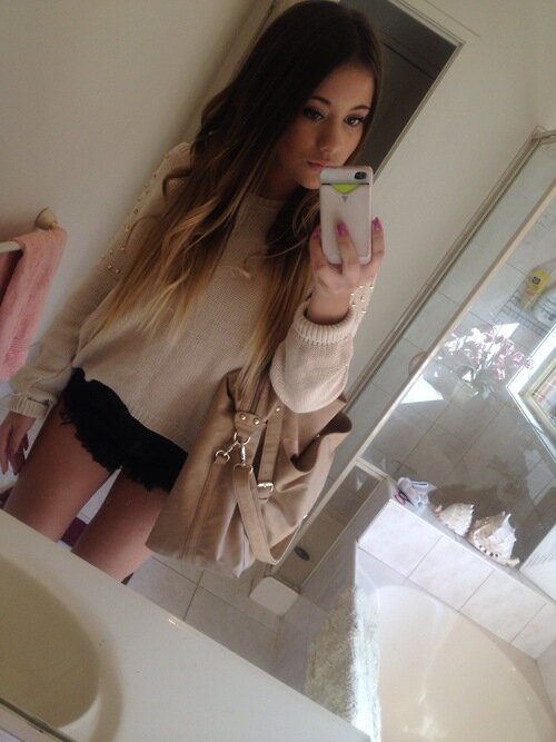 Just trying to share some love from the tumblr world
Follow and DM me and I will favorite/ retweet some of your tweets!