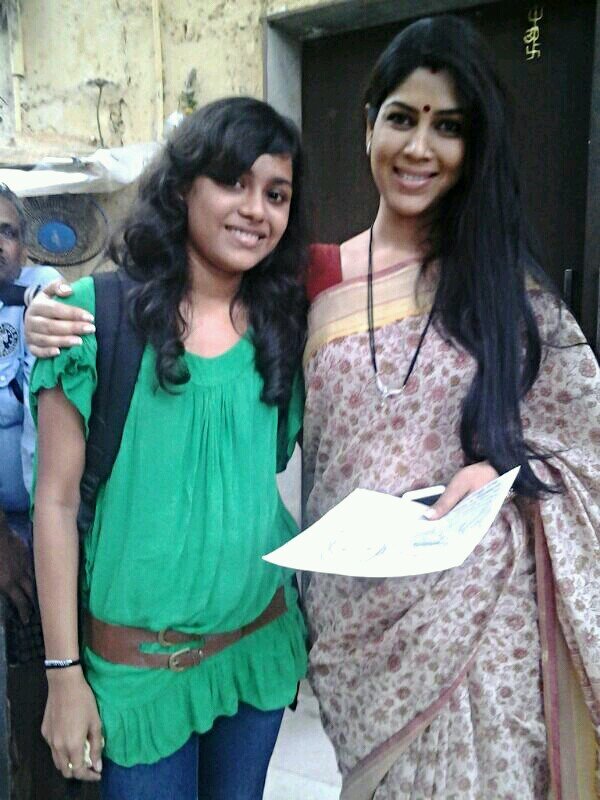 super cool, foodi,Actor, dancer..dreemer..full to filmy..I m like crezy mad person..♥sakshi tanwar♥ she is best think of my life...crezy for her..wan be like he