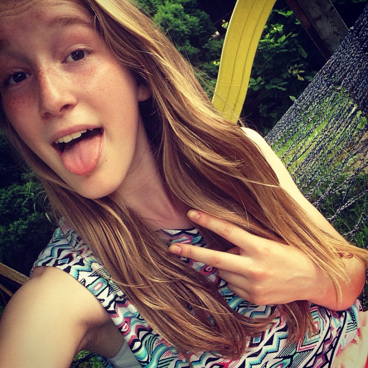 hey guys ! Thanks for following me :) im in love cameron dallas and pie:)